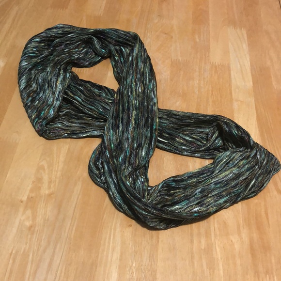 Dana Hebert infinity scarf - just gorgeous - Picture 2 of 7